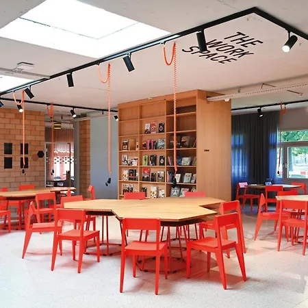 The Lab Capsule Hotel cápsula Thun